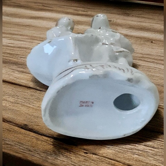 Vintage Porcelain Victorian Courting Couple Figurine Made In Japan - Picture 7 of 7